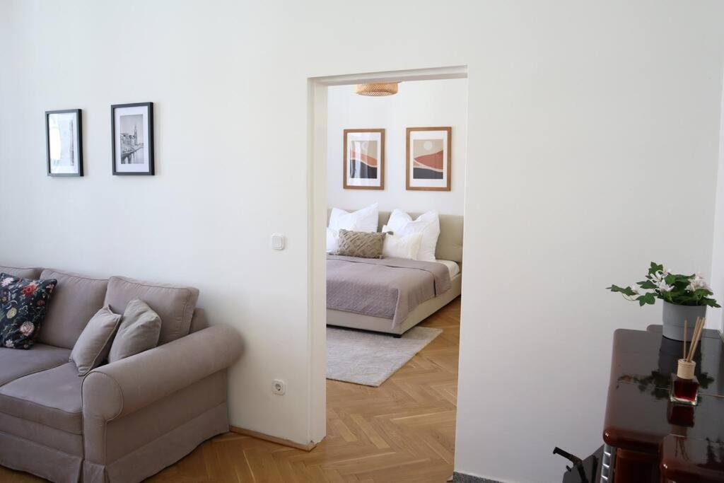 Bloom - Cozy Apartment, 5 Stops To City Center Wien Ngoại thất bức ảnh