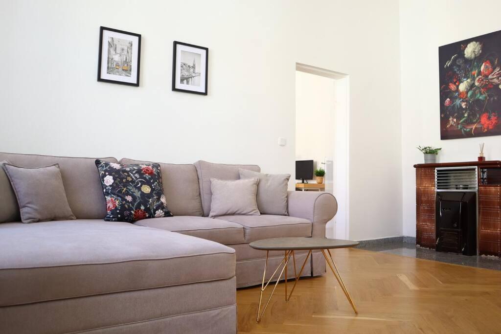 Bloom - Cozy Apartment, 5 Stops To City Center Wien Ngoại thất bức ảnh