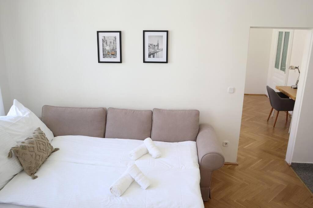 Bloom - Cozy Apartment, 5 Stops To City Center Wien Ngoại thất bức ảnh