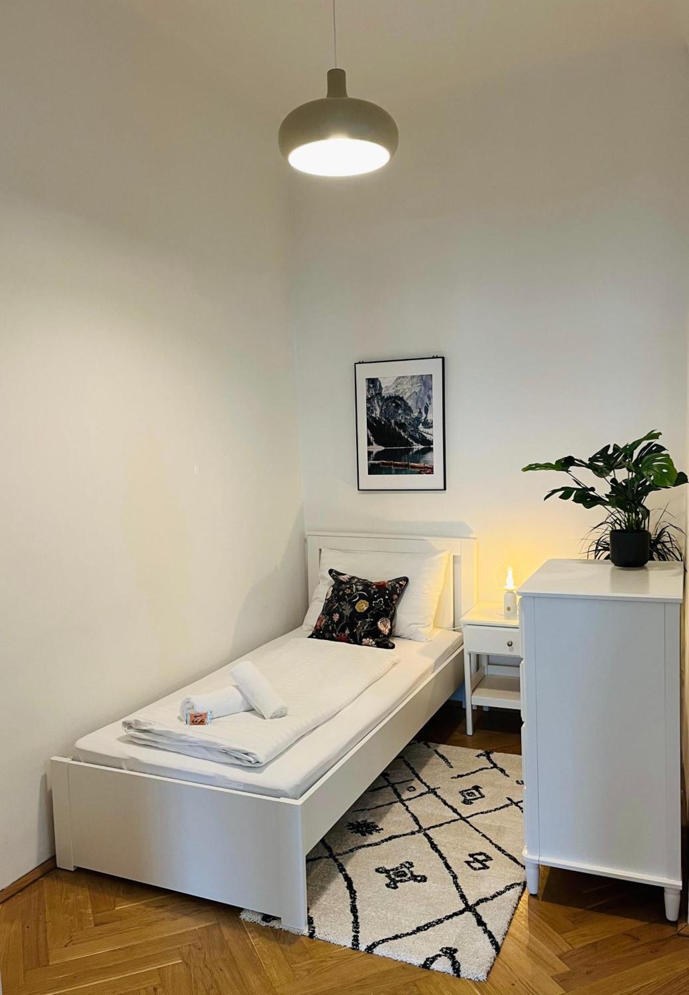 Bloom - Cozy Apartment, 5 Stops To City Center Wien Ngoại thất bức ảnh
